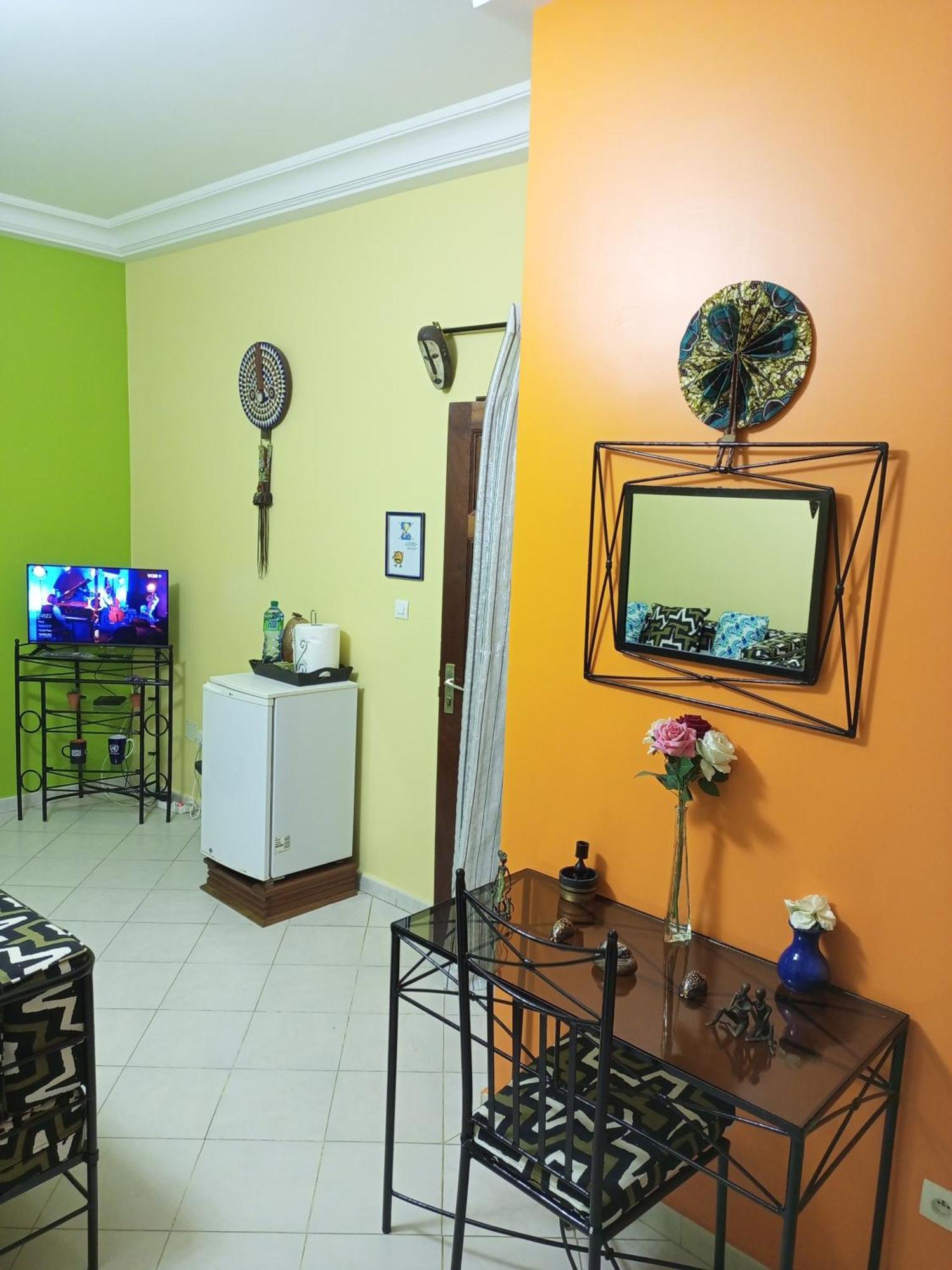 Delices Chez L'Habitant Diack Дакар Екстер'єр фото